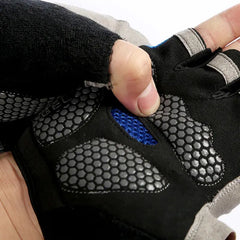 Détail de la paume antidérapante des gants de musculation pour une meilleure prise
