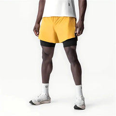 Short de sport respirant homme jaune avec cuissard intégré, vue de face