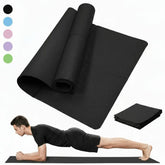 Tapis de yoga antidérapant noir utilisé pour exercices de gainage et fitness au sol