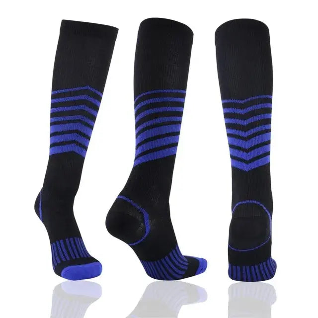 Chaussettes de compression sportives noires avec bandes bleues, idéales pour le sport et la récupération musculaire