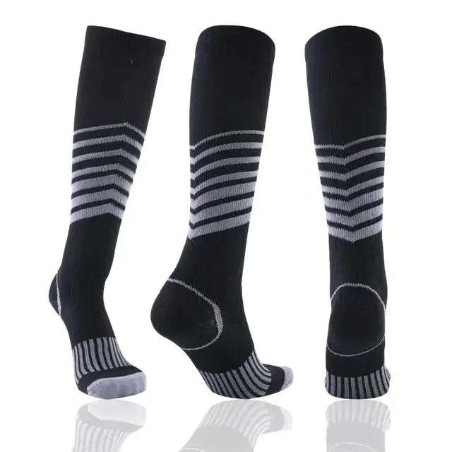 Chaussettes de compression sportives noires avec bandes grises pour soutien du mollet et amélioration des performances
