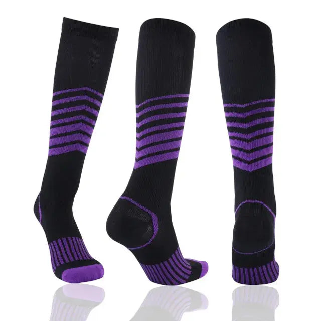 Chaussettes de compression sportives noires à bandes violettes avec compression graduée pour le mollet